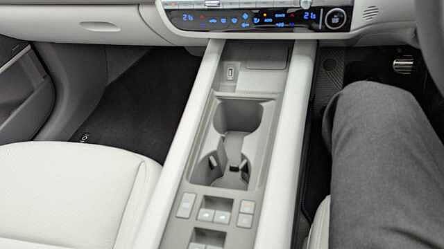 Hyundai Ioniq 6 Ultimate 77 kWh 228PS RWD