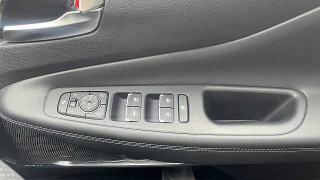 Hyundai Santa Fe Ultimate 1.6T 215PS Hybrid 4WD MY25